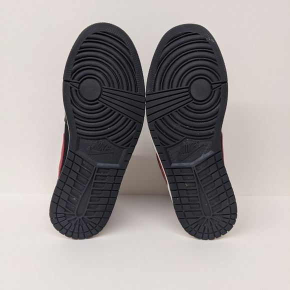 Air Jordan 1 ***accepting offers*** - Picture 5 of 7